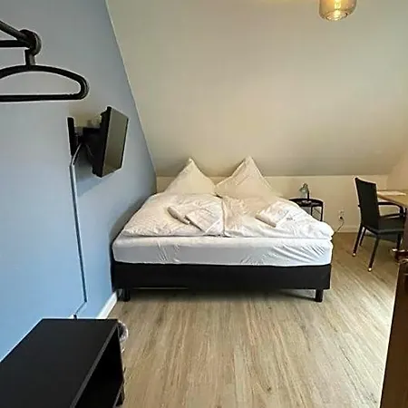 Gaestehaus Ivonne לינה וארוחת בוקר 3*