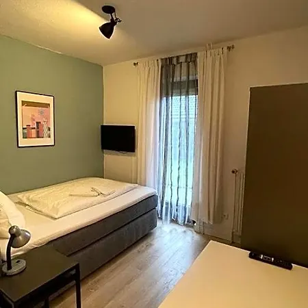 לינה וארוחת בוקר Gaestehaus Ivonne